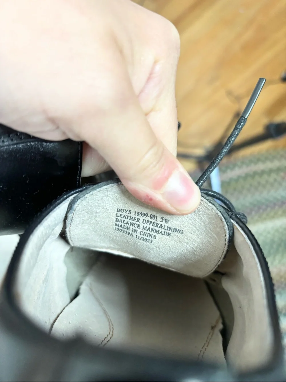 Florsheim big kids Reveal Cap Toe Ox, Jr. dress shoes black leather size 5 wide